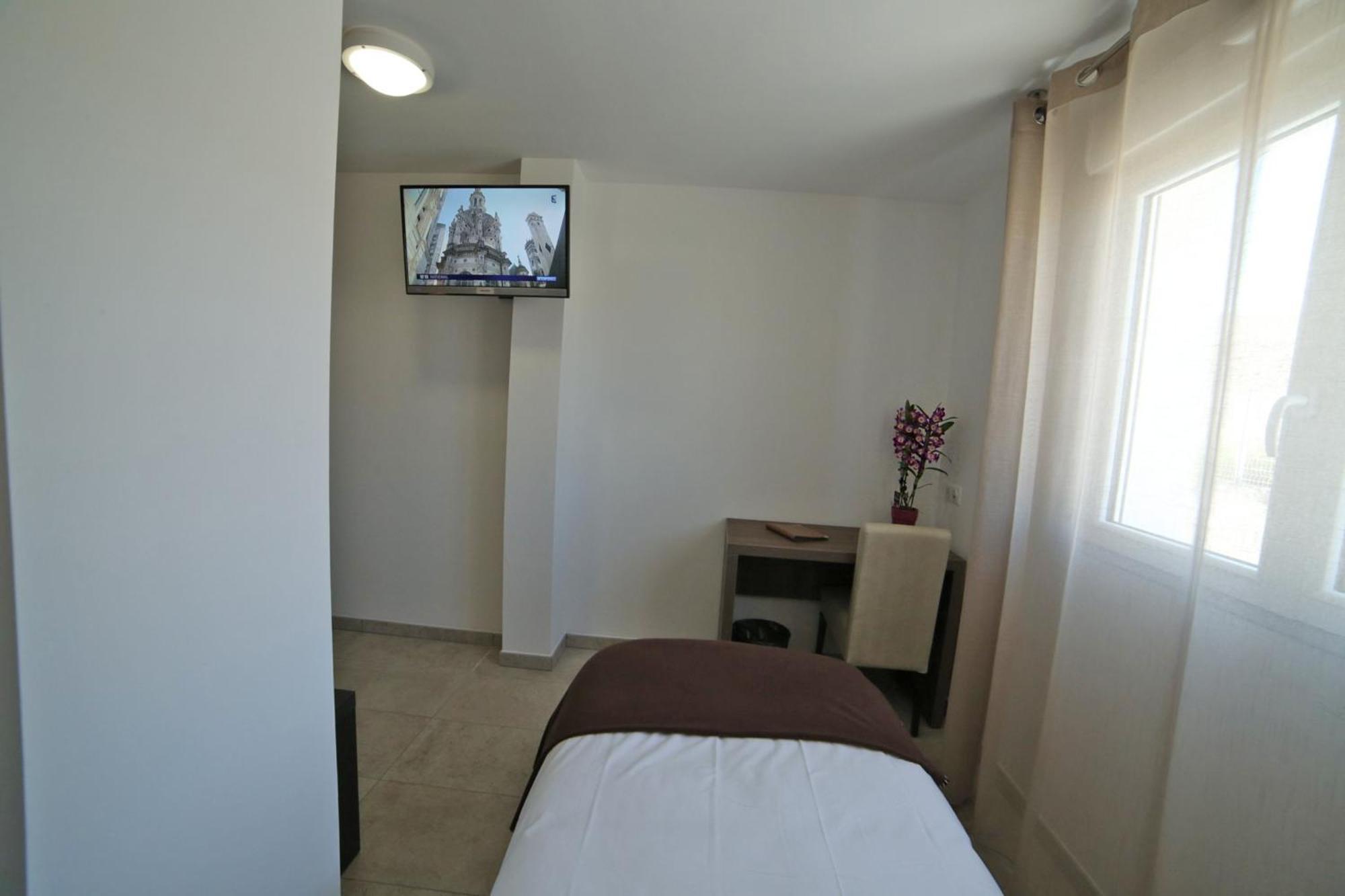 Hotel Restaurant Les Pielettes Le Rove Rom bilde