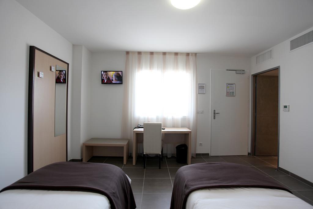 Hotel Restaurant Les Pielettes Le Rove Rom bilde