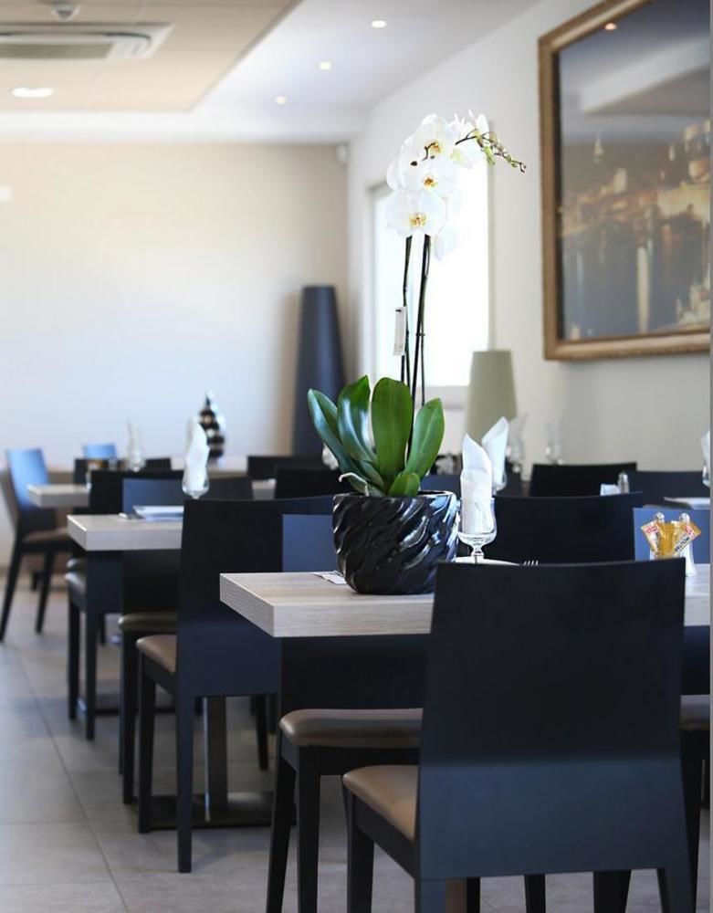 Hotel Restaurant Les Pielettes Le Rove Eksteriør bilde