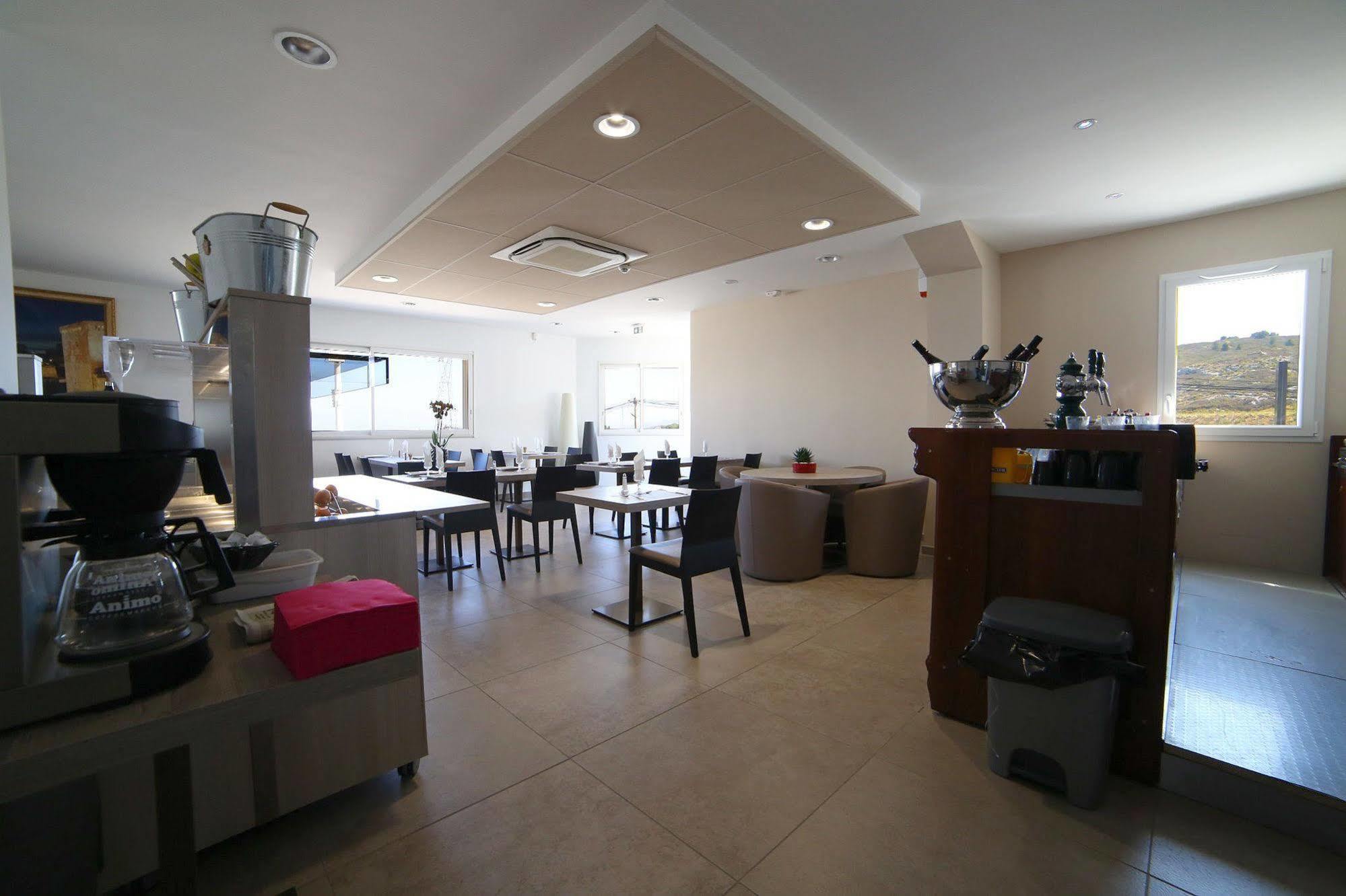 Hotel Restaurant Les Pielettes Le Rove Eksteriør bilde